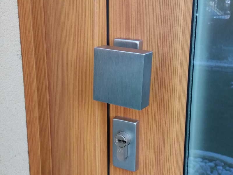 finitura-magniglia-porta-alluminio